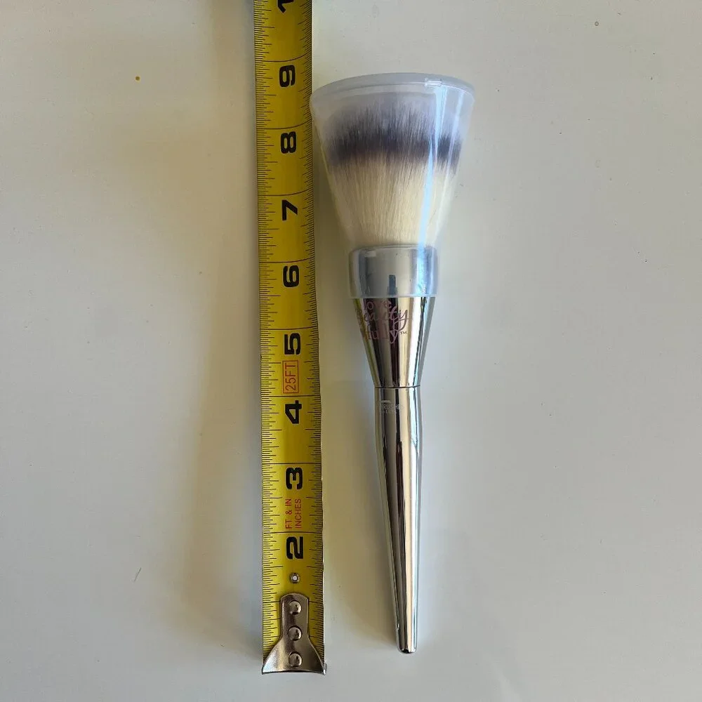 IT Cosmetics Brush for Ulta All Over Jumbo Powder Brush #211, New